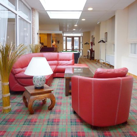 Hotel & Restaurant Le Cardinal Poix-de-Picardie ภายนอก รูปภาพ