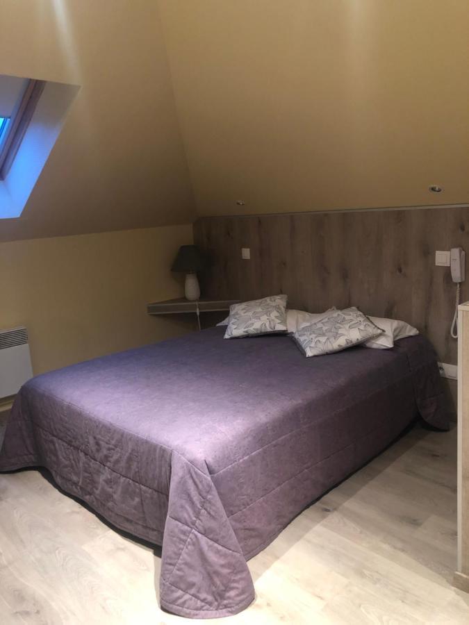 Hotel & Restaurant Le Cardinal Poix-de-Picardie ภายนอก รูปภาพ