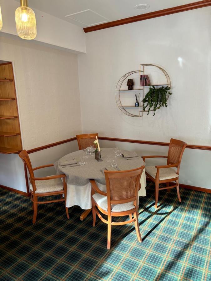 Hotel & Restaurant Le Cardinal Poix-de-Picardie ภายนอก รูปภาพ