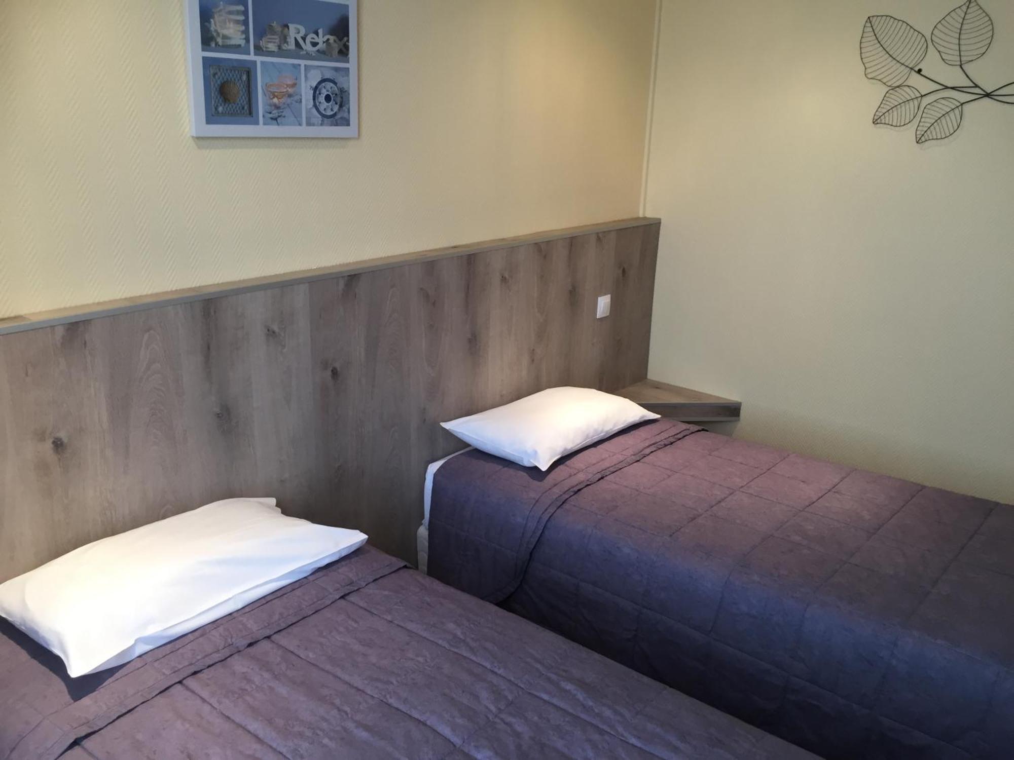 Hotel & Restaurant Le Cardinal Poix-de-Picardie ภายนอก รูปภาพ