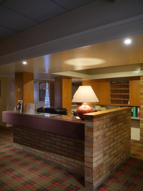 Hotel & Restaurant Le Cardinal Poix-de-Picardie ภายนอก รูปภาพ