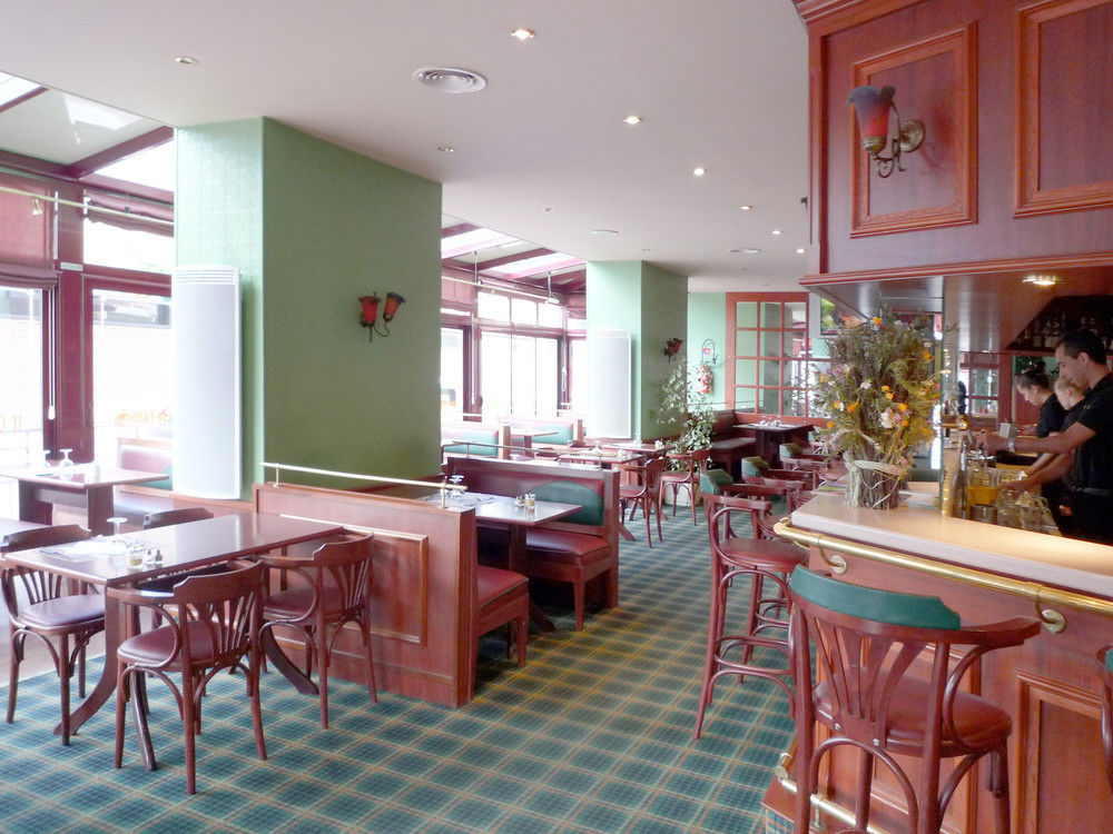 Hotel & Restaurant Le Cardinal Poix-de-Picardie ภายนอก รูปภาพ